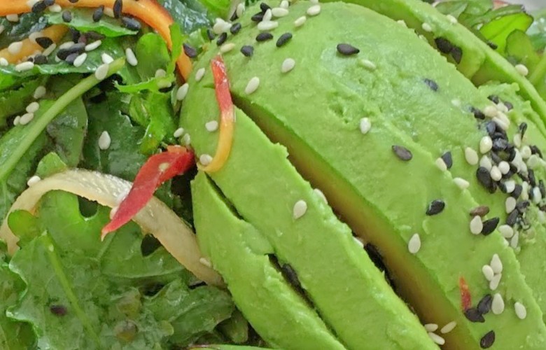 Avocado-Grapefruit-salat mit Sesam