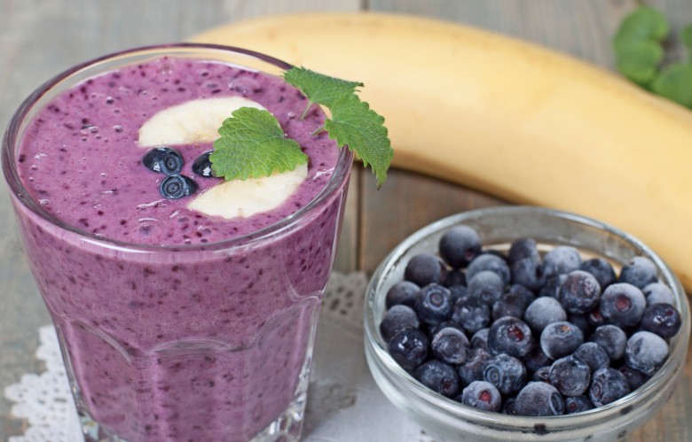 Bananen-Waldbeeren-Smoothie