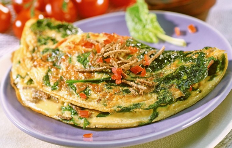 Omelette mit Spinat und Lachs